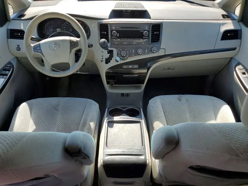 2011 TOYOTA SIENNA LE  