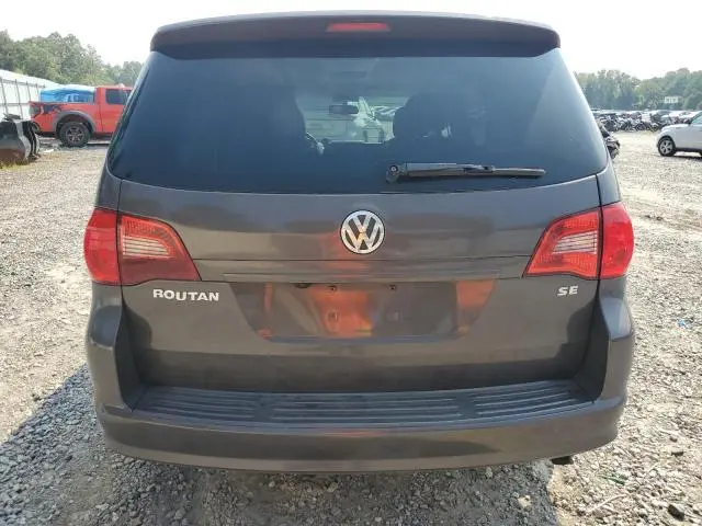 2011 VOLKSWAGEN ROUTAN SE  