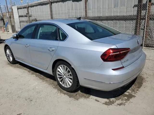 2017 VOLKSWAGEN PASSAT SE