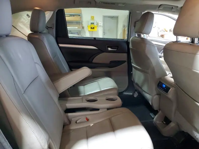 2018 TOYOTA HIGHLANDER XLE  