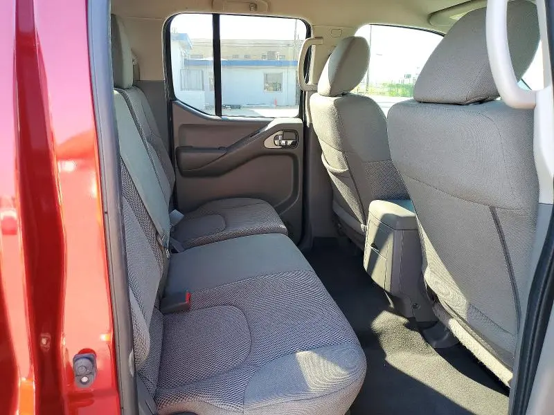2021 NISSAN FRONTIER SV  