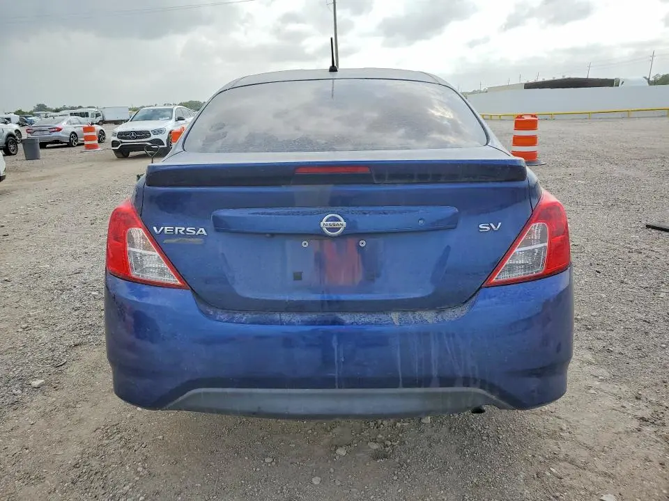 2019 NISSAN VERSA SV  