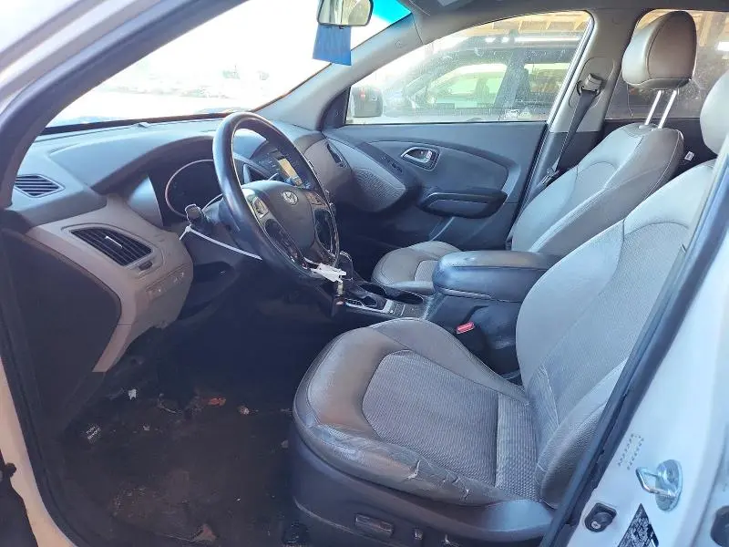 2015 HYUNDAI TUCSON SE  