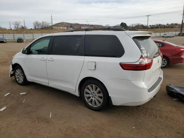 2015 TOYOTA SIENNA LE  