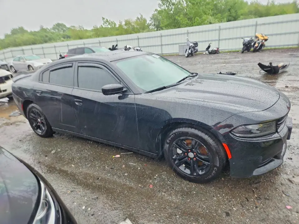 2022 DODGE CHARGER SXT  