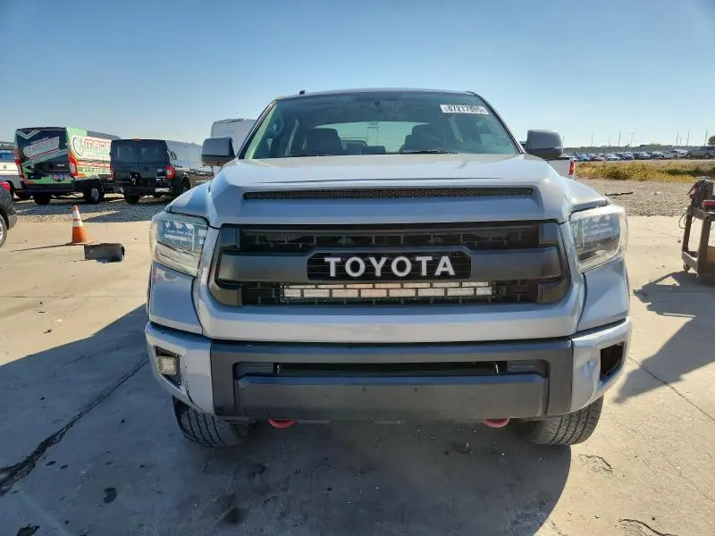 2017 TOYOTA TUNDRA CREWMAX SR5  