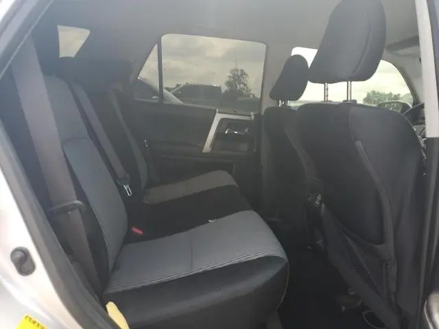 2023 TOYOTA 4RUNNER SE  
