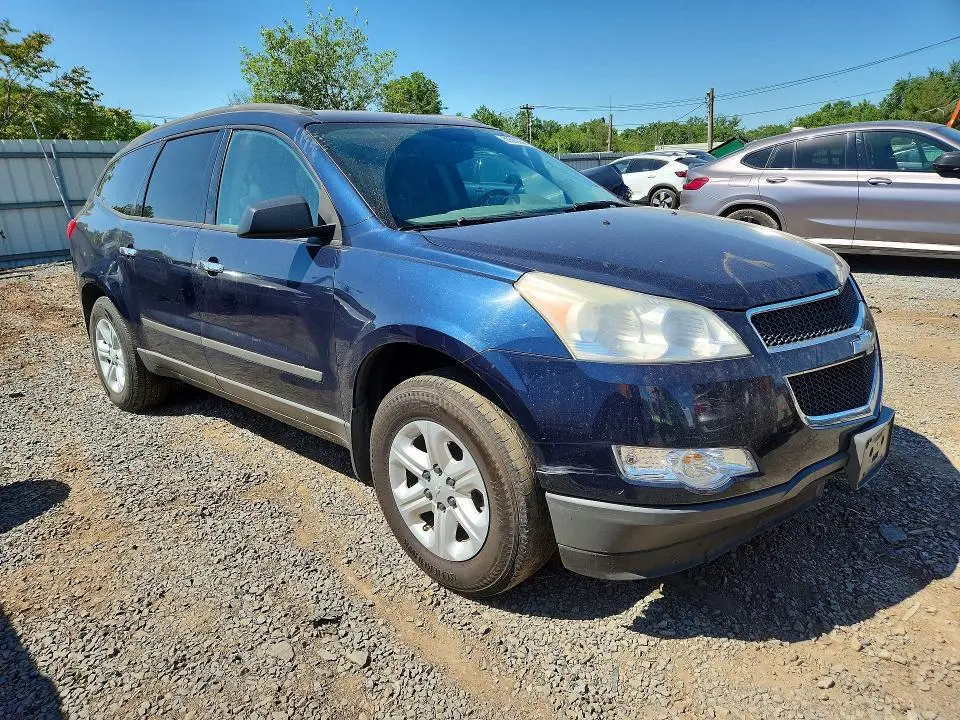 2010 CHEVROLET TRAVERSE LS  