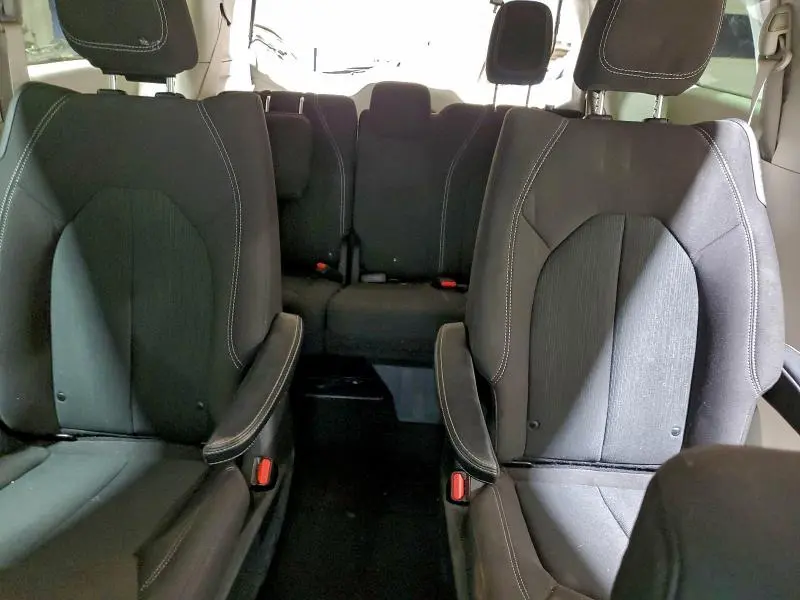 2021 CHRYSLER VOYAGER LX  