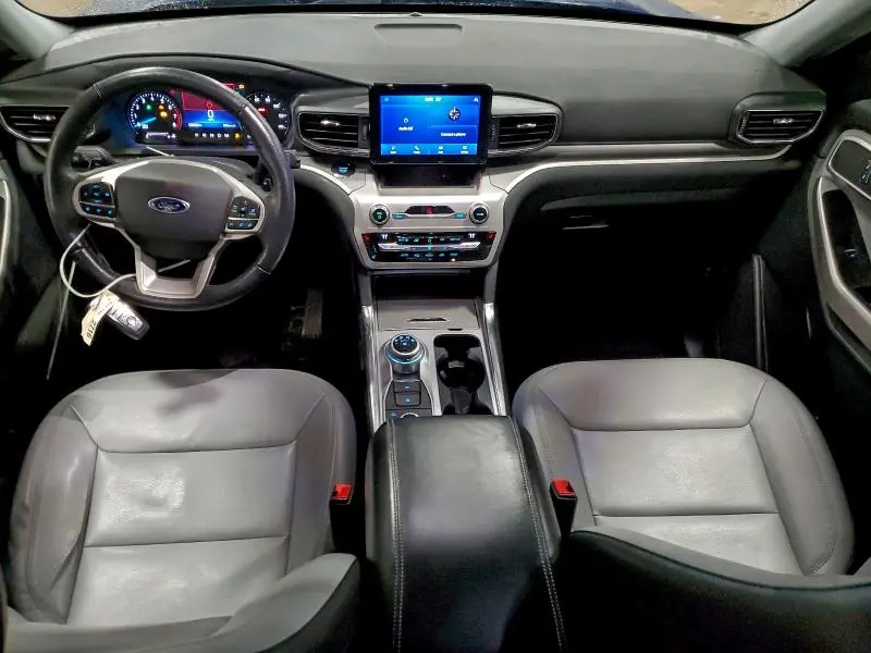 2021 FORD EXPLORER XLT  