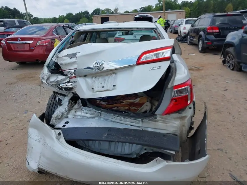 2014 TOYOTA CAMRY XLE