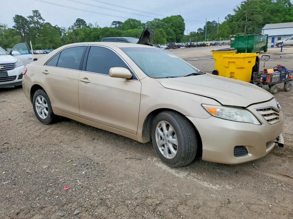 2011 TOYOTA CAMRY LE  