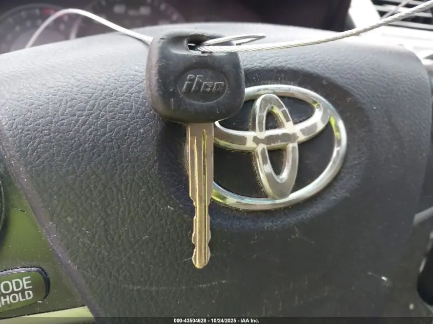 2014 TOYOTA CAMRY LE