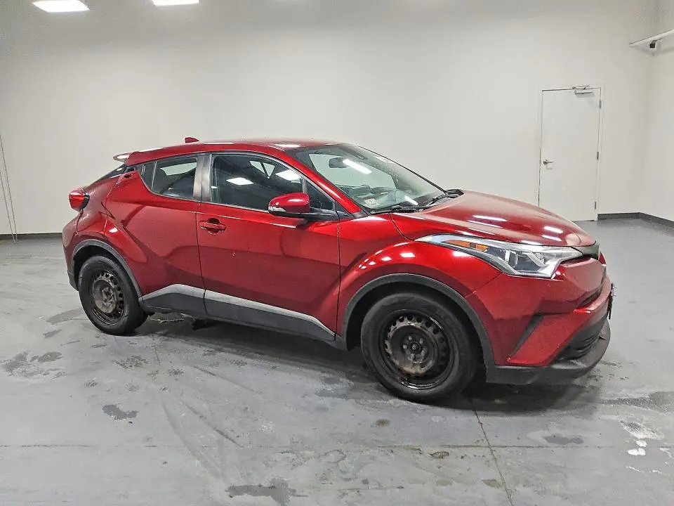 2019 TOYOTA C-HR LE  