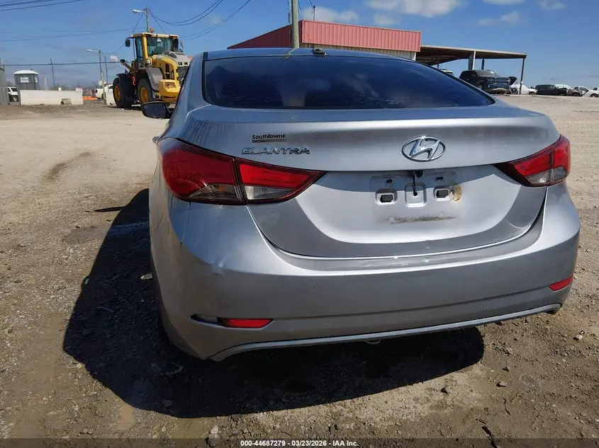 2016 HYUNDAI ELANTRA SE