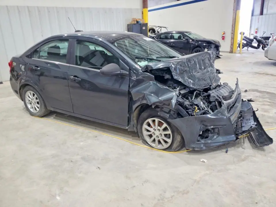 2020 CHEVROLET SONIC LT  