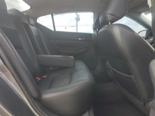 2019 NISSAN ALTIMA SR  