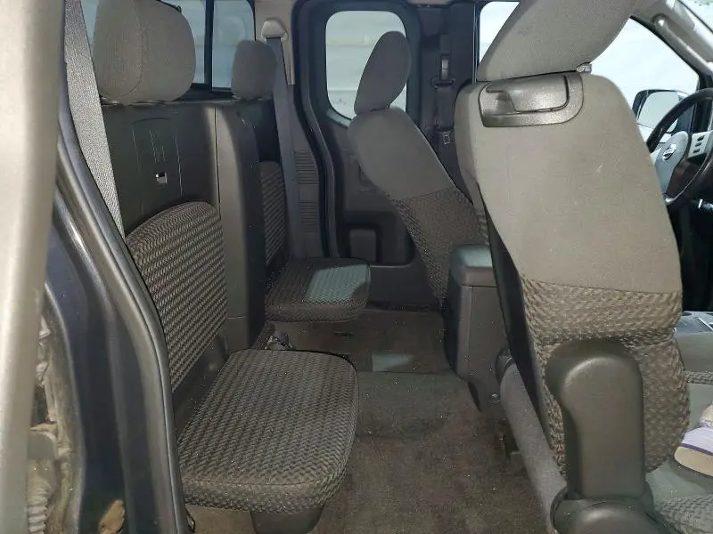 2010 NISSAN FRONTIER SE V6  