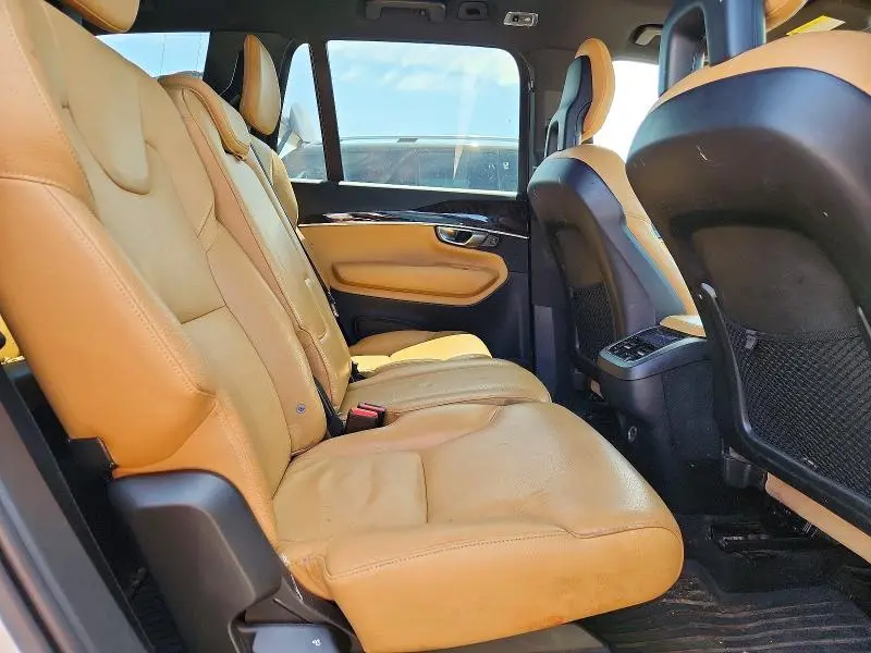 2018 VOLVO XC90 T6  