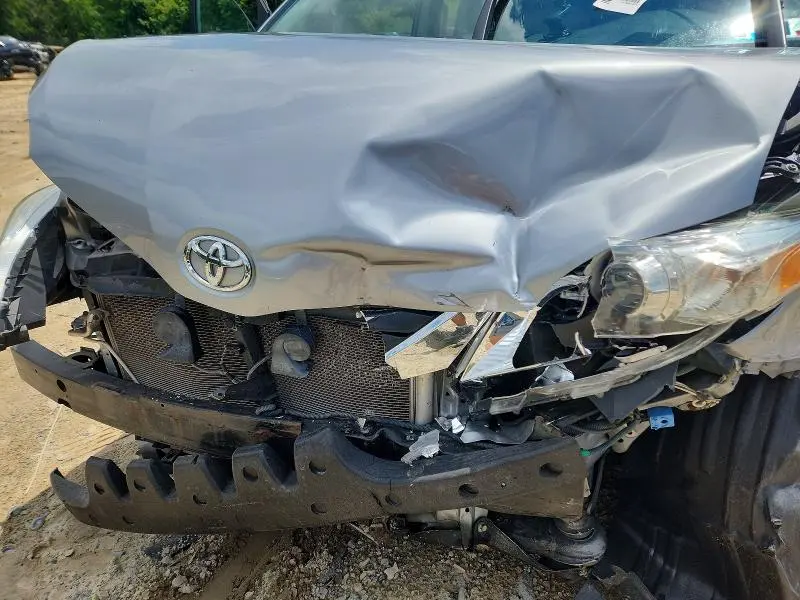 2011 TOYOTA SIENNA   