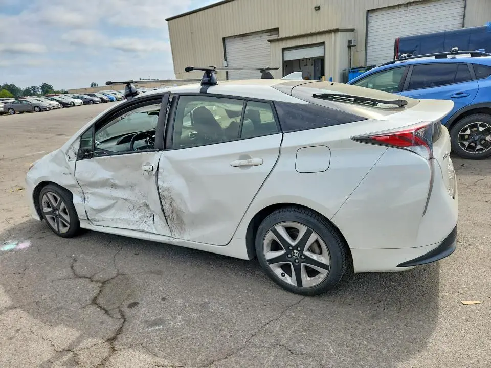 2016 TOYOTA PRIUS THREE TOURING  