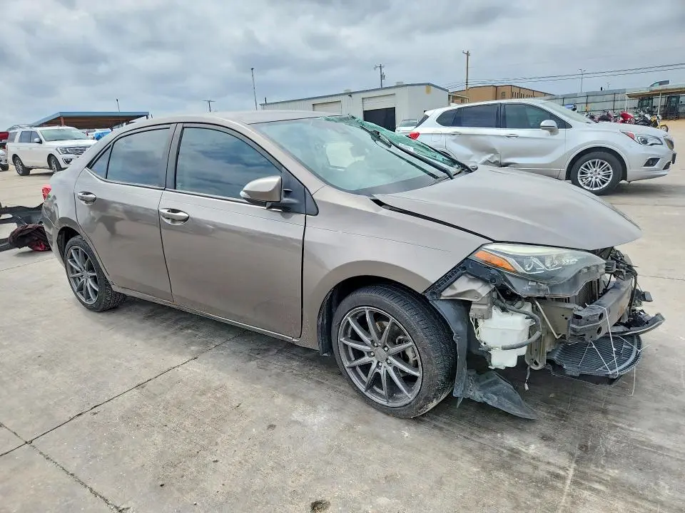 2017 TOYOTA COROLLA SE  