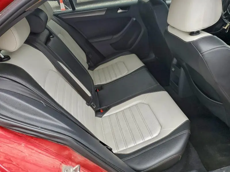 2016 VOLKSWAGEN JETTA SPORT  