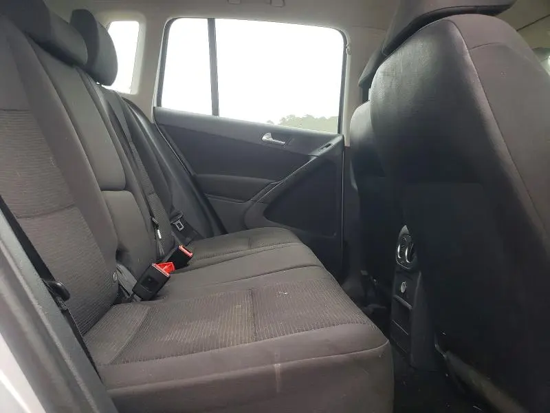 2015 VOLKSWAGEN TIGUAN S  