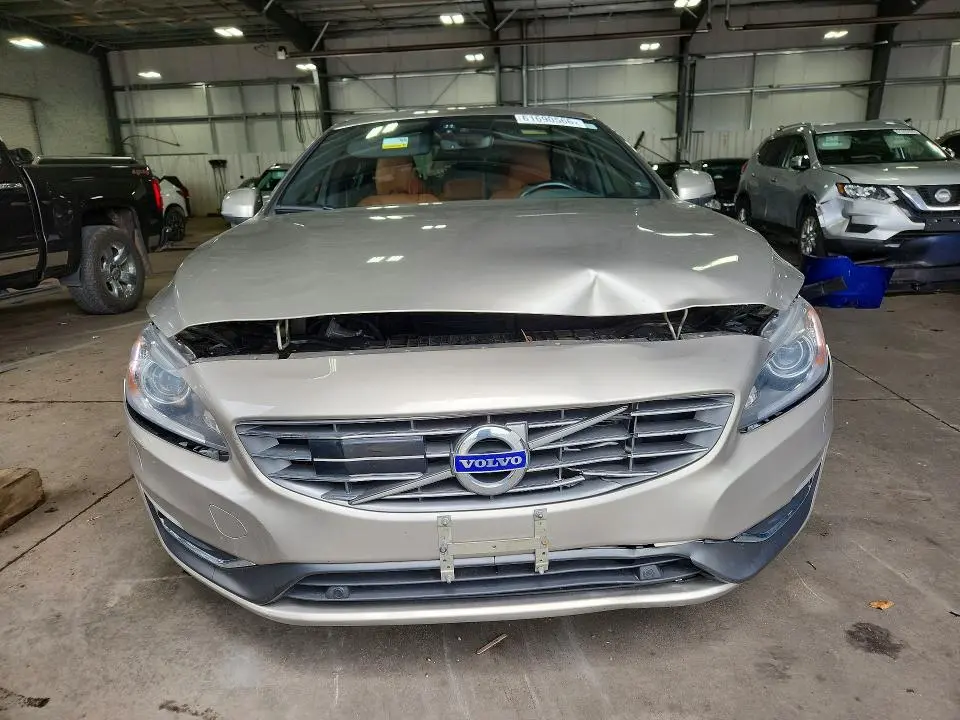 2015 VOLVO S60 PLATINUM  