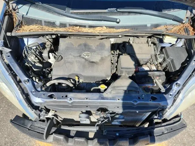 2015 TOYOTA SIENNA XLE  