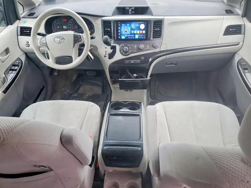 2011 TOYOTA SIENNA LE  