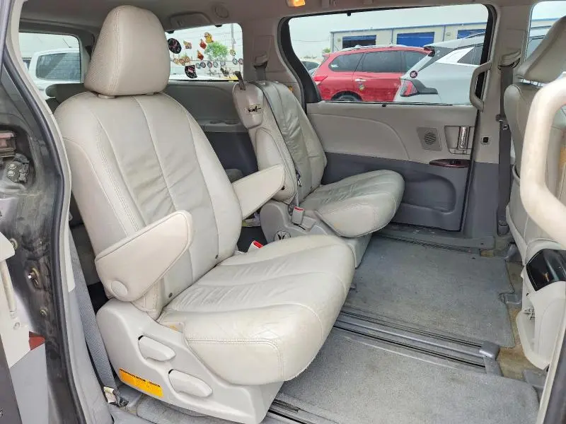 2012 TOYOTA SIENNA XLE 8-PASSENGER  