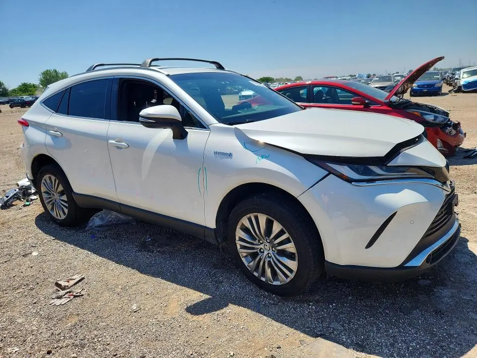 2021 TOYOTA VENZA XLE  