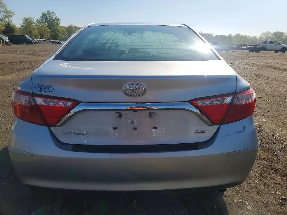 2016 TOYOTA CAMRY LE  