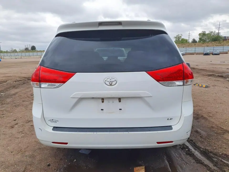 2014 TOYOTA SIENNA   