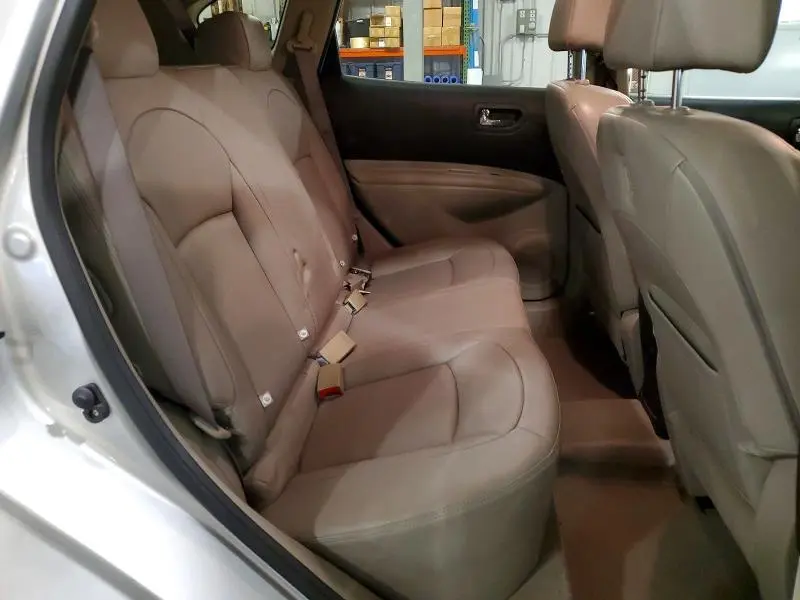 2010 NISSAN ROGUE S  