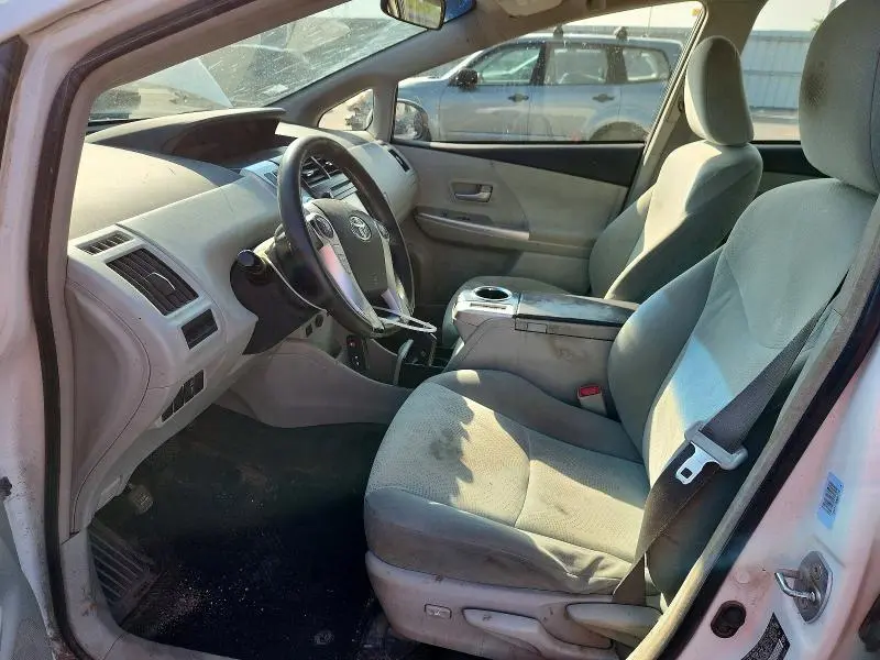 2013 TOYOTA PRIUS V TWO  