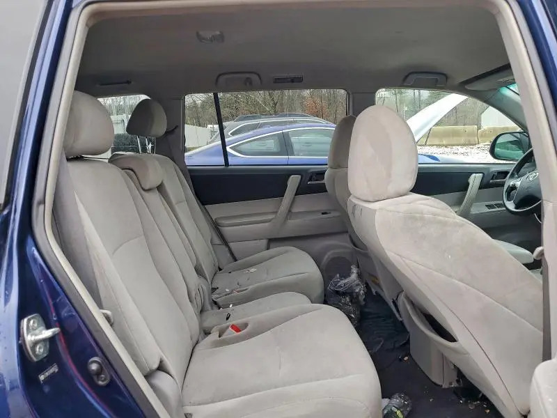 2011 TOYOTA HIGHLANDER BASE  