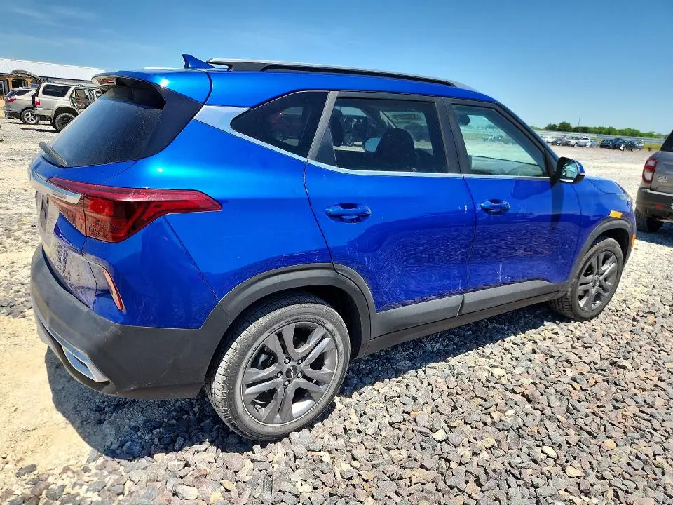 2023 KIA SELTOS S  