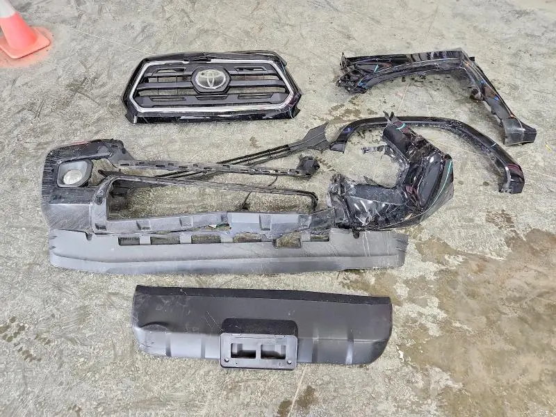 2019 TOYOTA TACOMA SR5 V6  