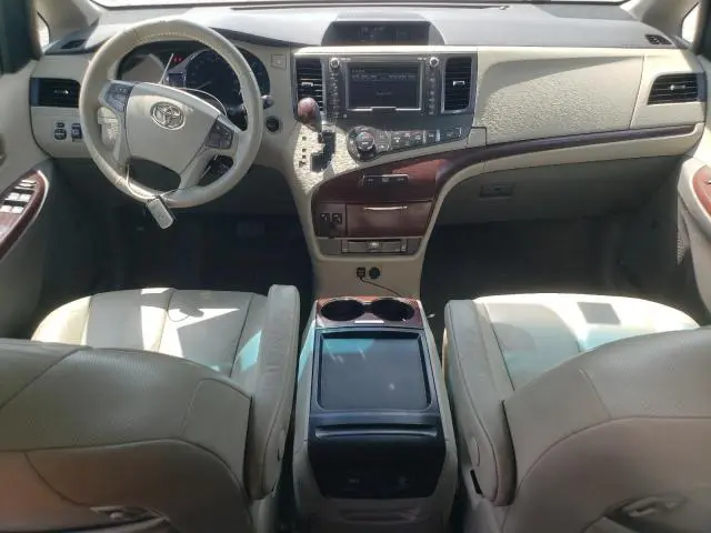 2011 TOYOTA SIENNA XLE  