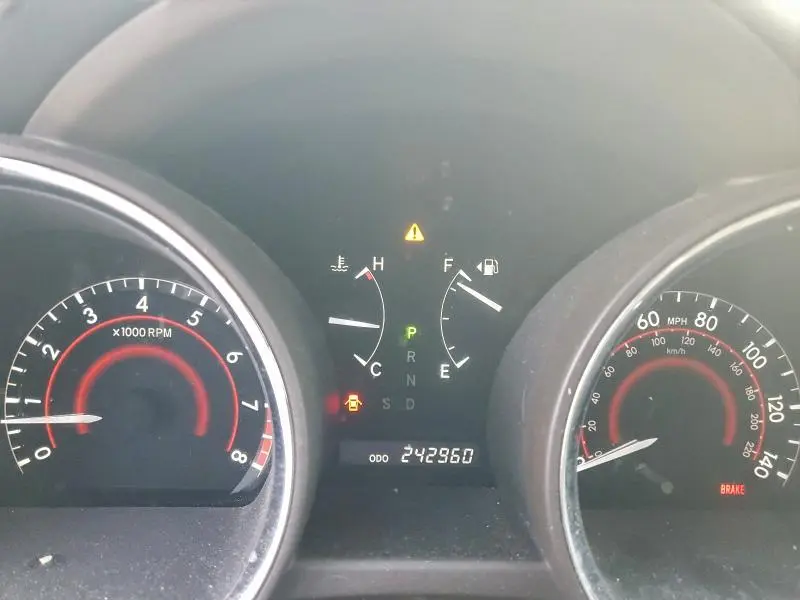 2010 TOYOTA HIGHLANDER SE  