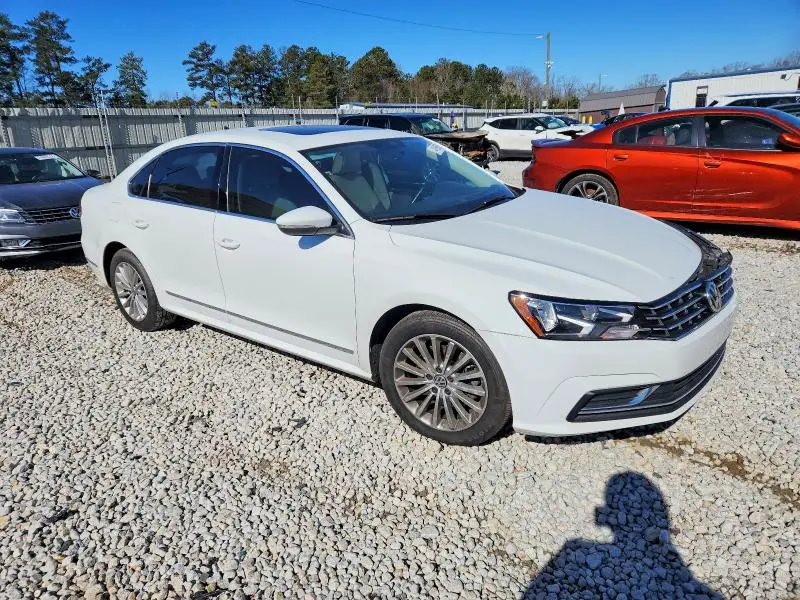 2017 VOLKSWAGEN PASSAT SE  