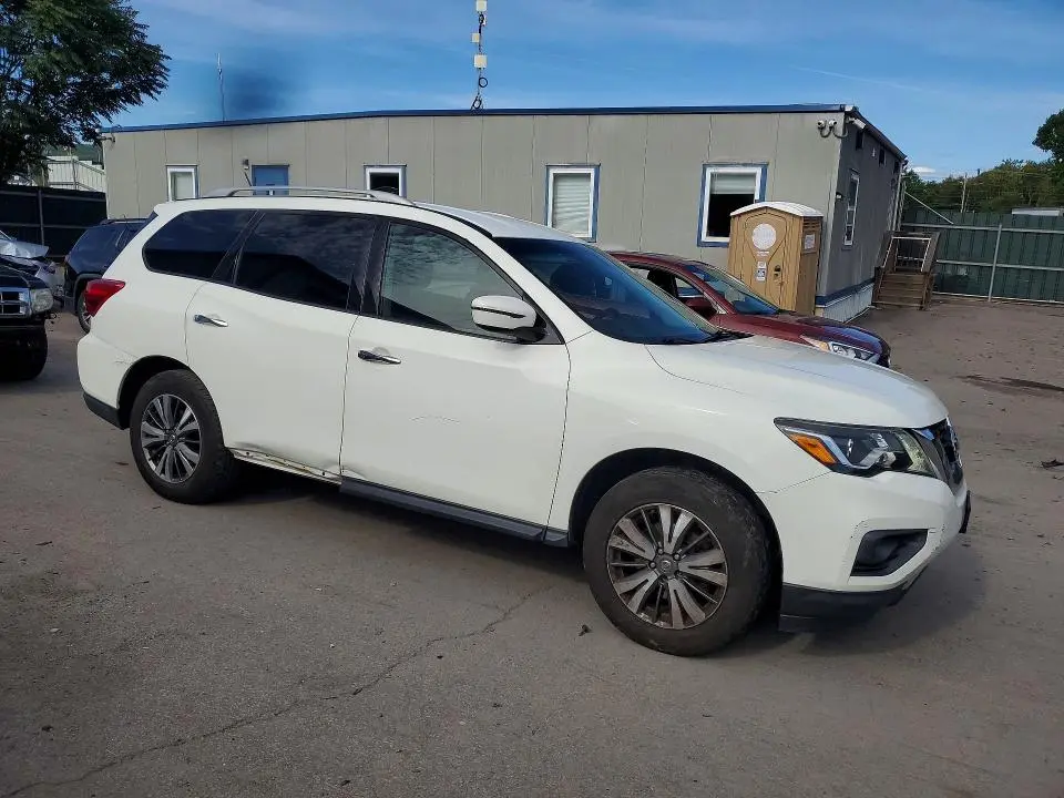 2017 NISSAN PATHFINDER SV  