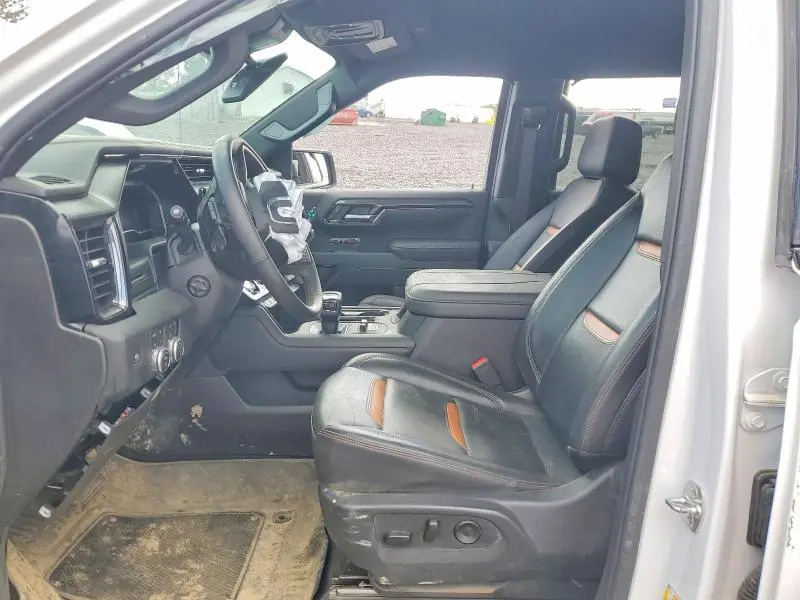2025 GMC SIERRA K1500 AT4  