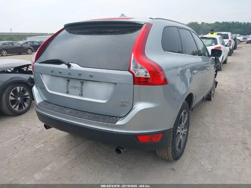 2013 VOLVO XC60 T6