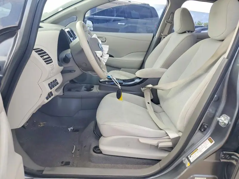 2015 NISSAN LEAF SV  