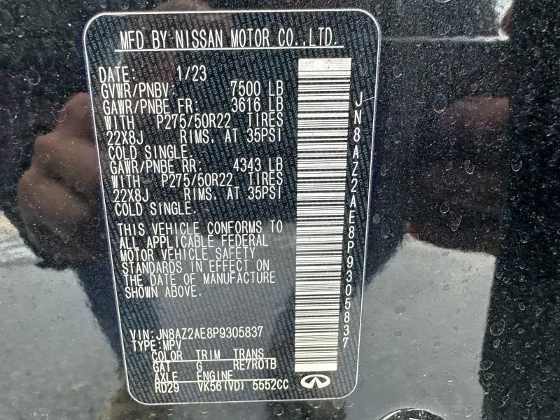 2023 INFINITI QX80 LUXE  