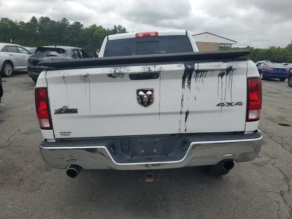 2016 RAM 1500 SLT  