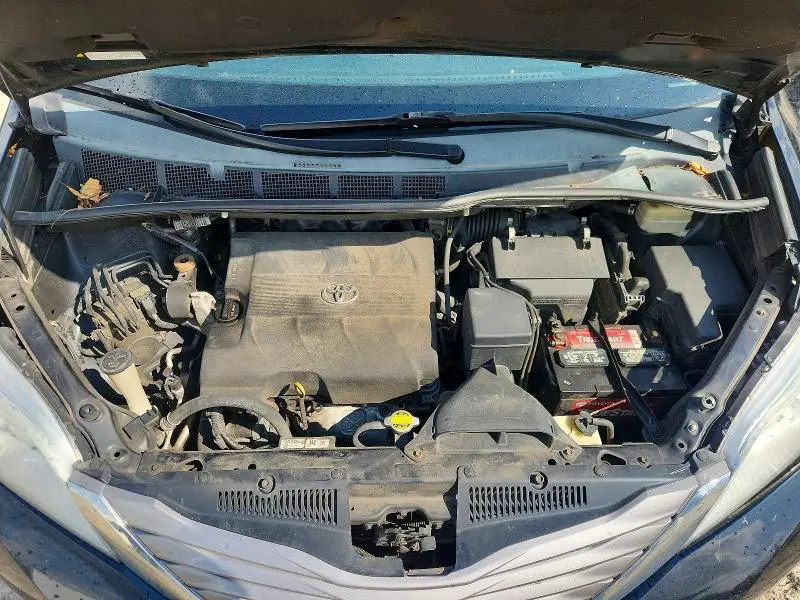 2015 TOYOTA SIENNA XLE 7-PASSENGER  